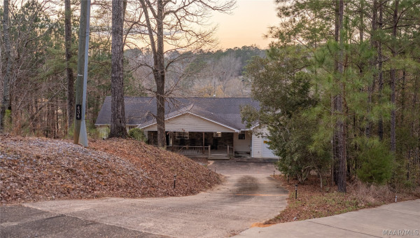 402 Cliffside Drive