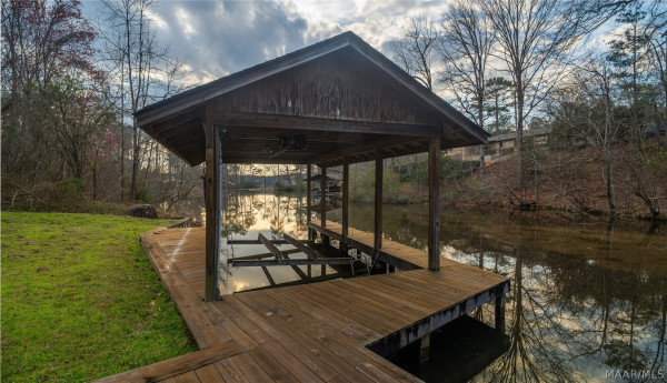 402 Cliffside Drive