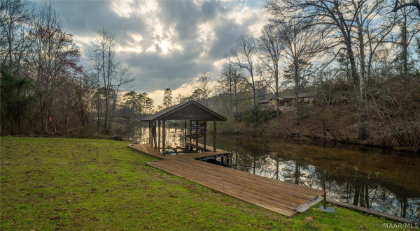 402 Cliffside Drive