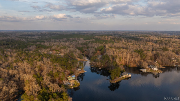 402 Cliffside Drive