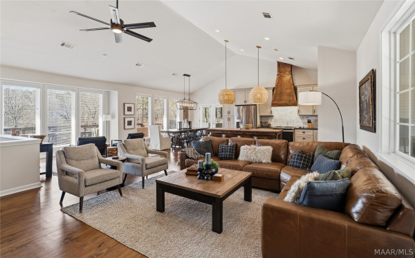 402 Cliffside Drive