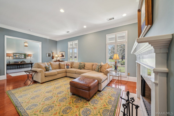 6415 Philadelphia Hill