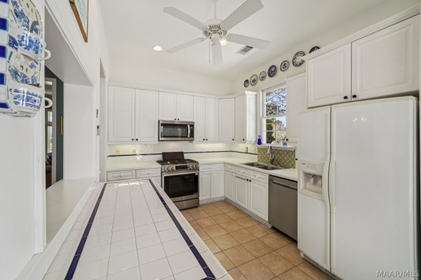 6415 Philadelphia Hill