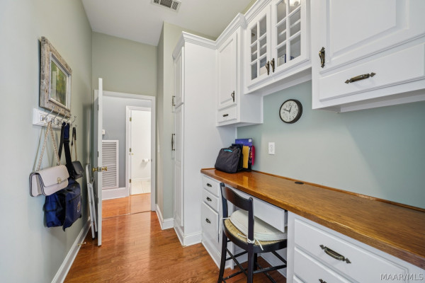 6415 Philadelphia Hill