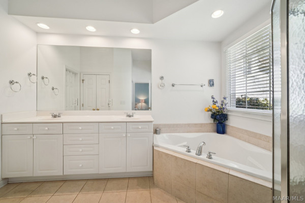 6415 Philadelphia Hill