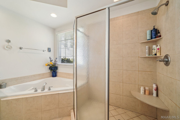 6415 Philadelphia Hill