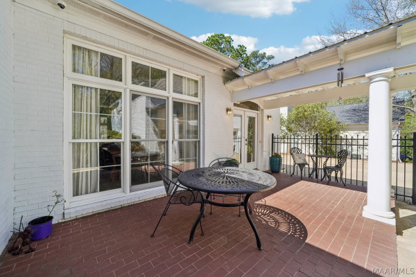 6415 Philadelphia Hill