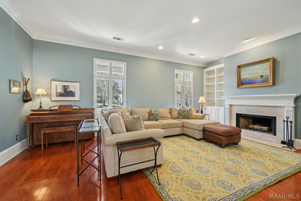 6415 Philadelphia Hill