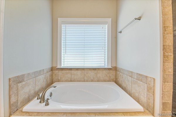 23 BOYKIN LAKES Boulevard