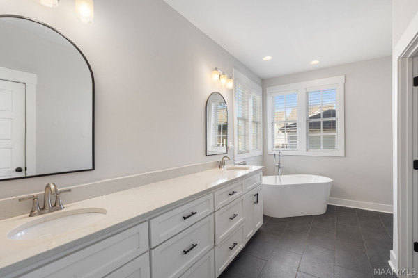 118 Forest Glen Drive