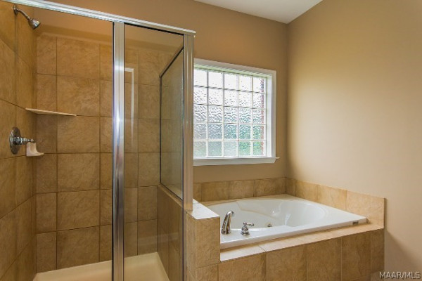 9500 HELMSLEY Circle