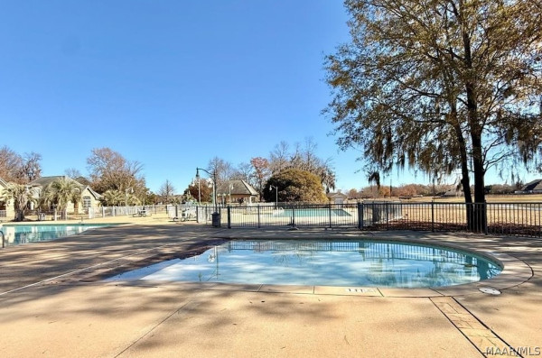 9525 HELMSLEY Circle