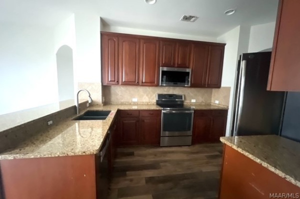 9525 HELMSLEY Circle