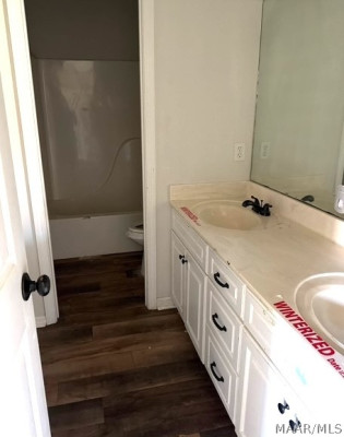 9525 HELMSLEY Circle