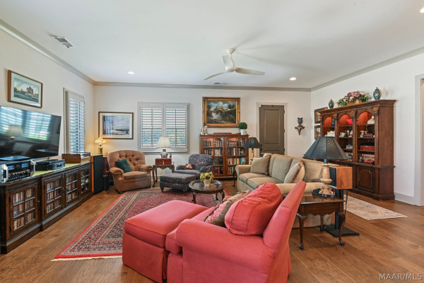 7122 Fain Park Loop