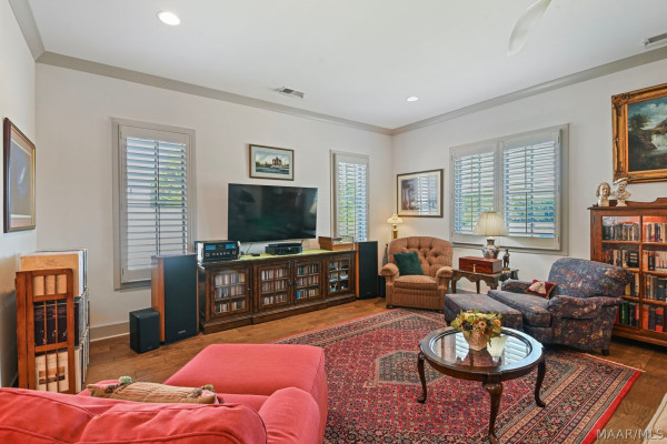 7122 Fain Park Loop