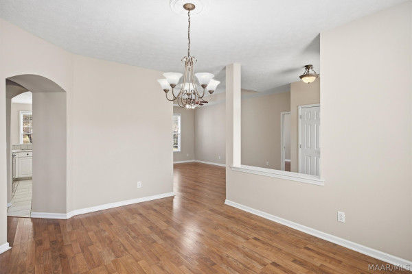 8349 Grayson Grove