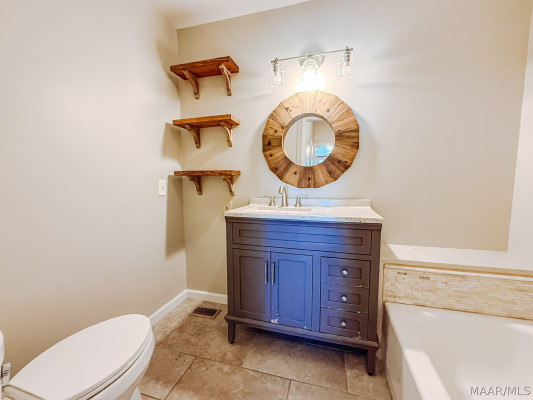 315 S Northington Street