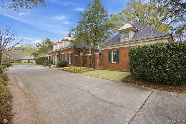 1841 Wentworth Drive