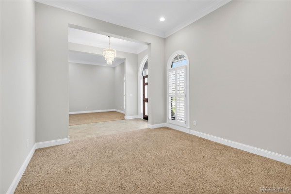 8632 LILLIAN Place