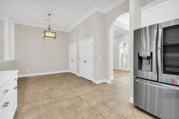 8632 LILLIAN Place