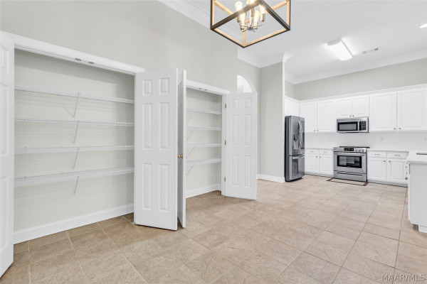 8632 LILLIAN Place