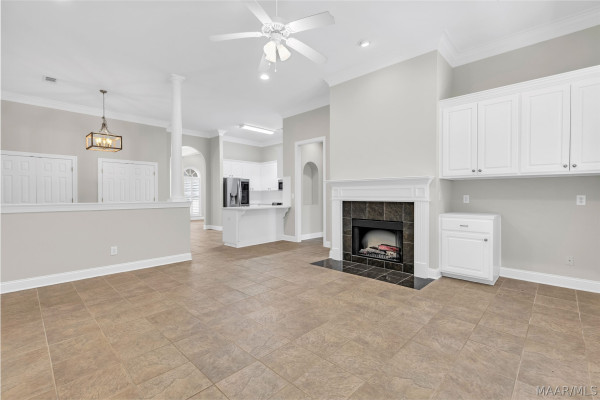 8632 LILLIAN Place