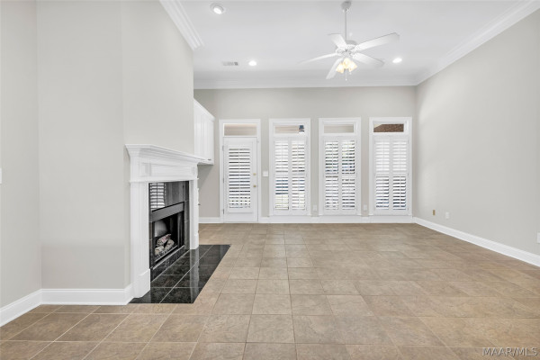 8632 LILLIAN Place