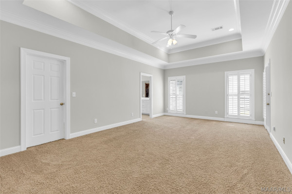 8632 LILLIAN Place