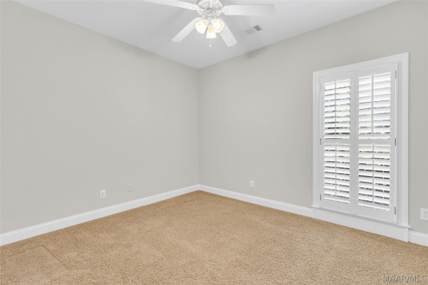 8632 LILLIAN Place