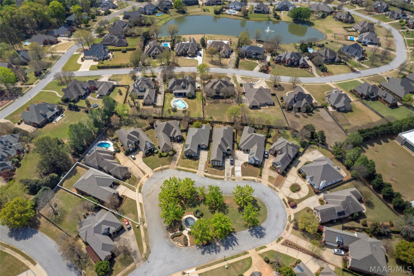8632 LILLIAN Place