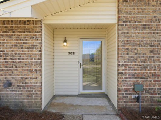 769 Ledyard Place