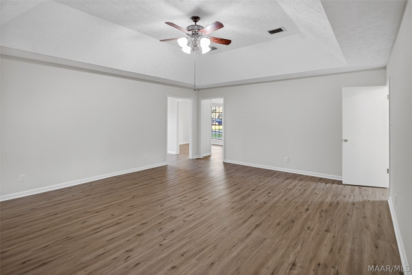 1013 BURBANK Drive