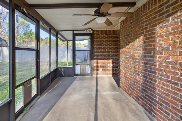 1013 BURBANK Drive
