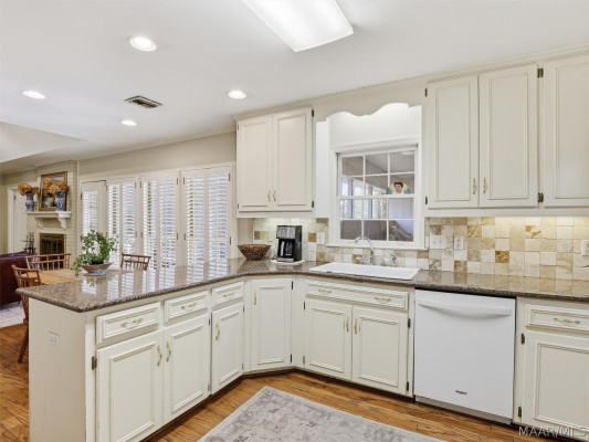 2406 Hermitage Drive