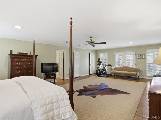 2406 Hermitage Drive