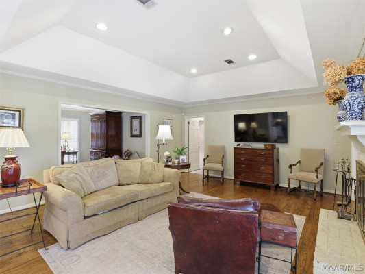 2406 Hermitage Drive