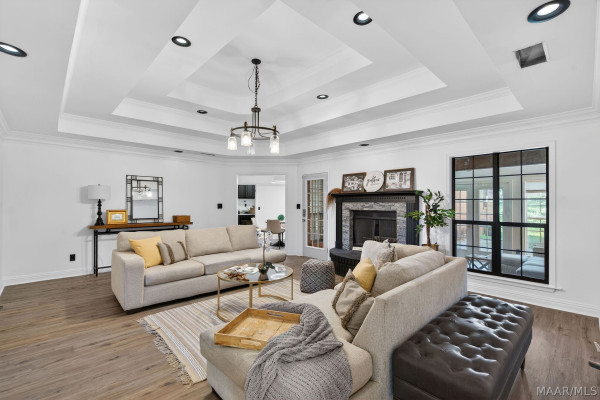 186 Lake Bend Cove