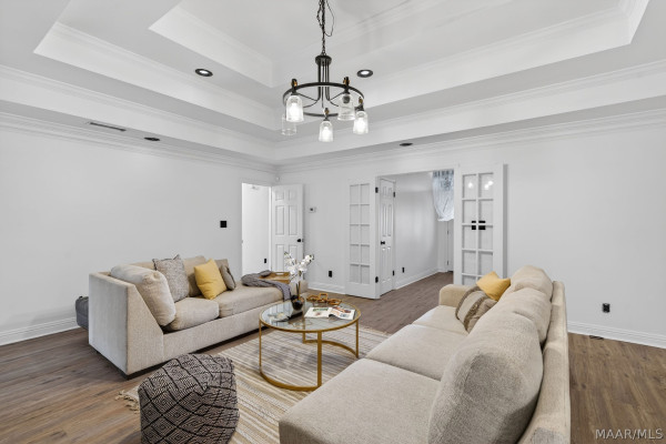 186 Lake Bend Cove