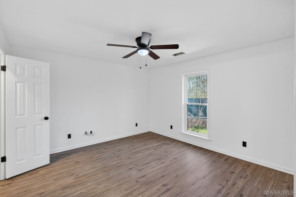 186 Lake Bend Cove