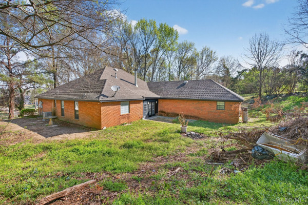 186 Lake Bend Cove