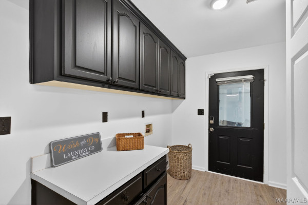 186 Lake Bend Cove