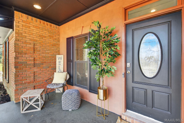 186 Lake Bend Cove