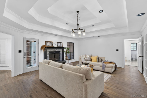 186 Lake Bend Cove