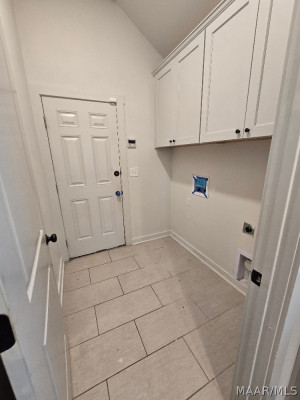 845 Hedgefield Way