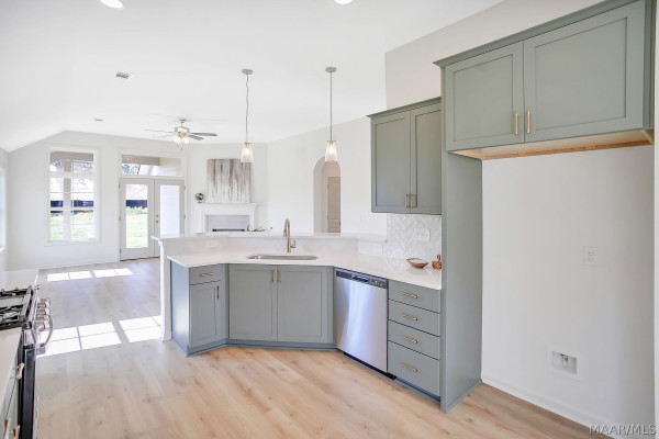 368 Crestwood Circle