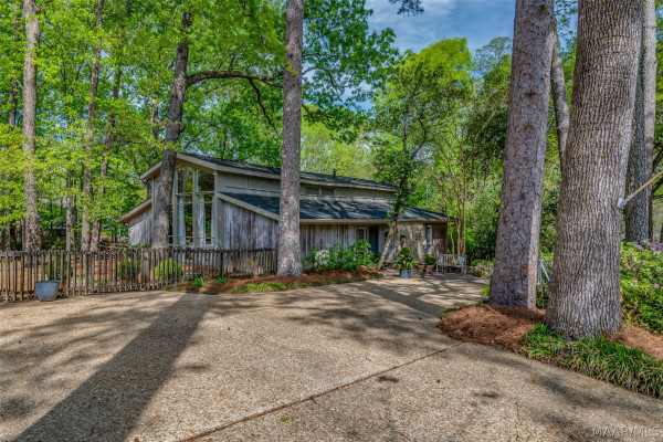 1706 Vaughn Lane
