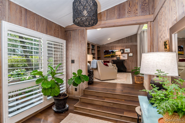 1706 Vaughn Lane