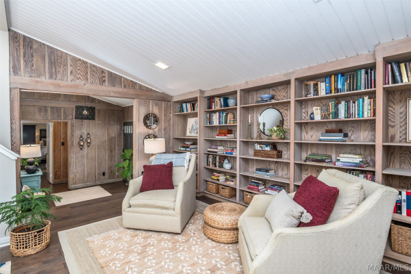 1706 Vaughn Lane