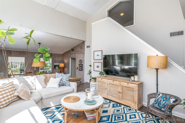 1706 Vaughn Lane